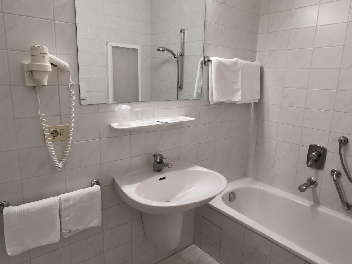 בולצאנו Hotel Adria מראה חיצוני תמונה